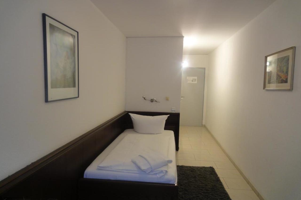 Hotel Metropol Дюселдорф Екстериор снимка