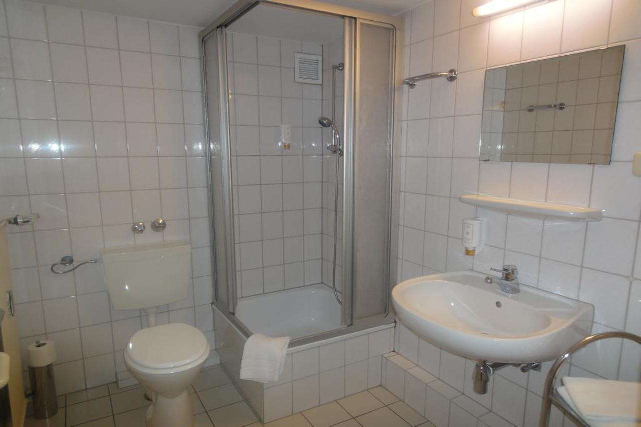 Hotel Metropol Дюселдорф Екстериор снимка