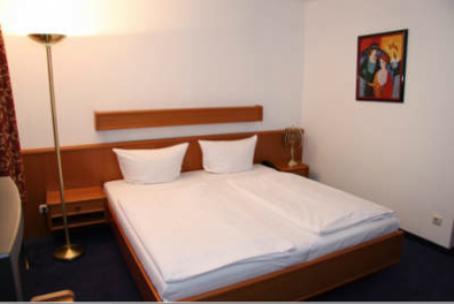 Hotel Metropol Дюселдорф Екстериор снимка