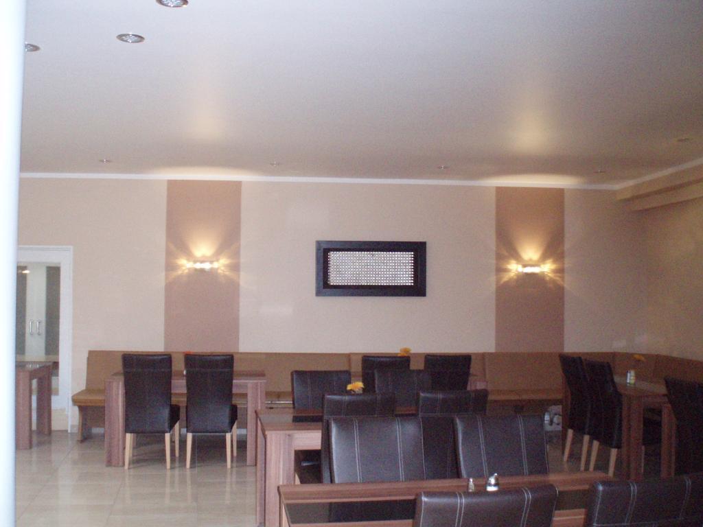 Hotel Metropol Дюселдорф Екстериор снимка